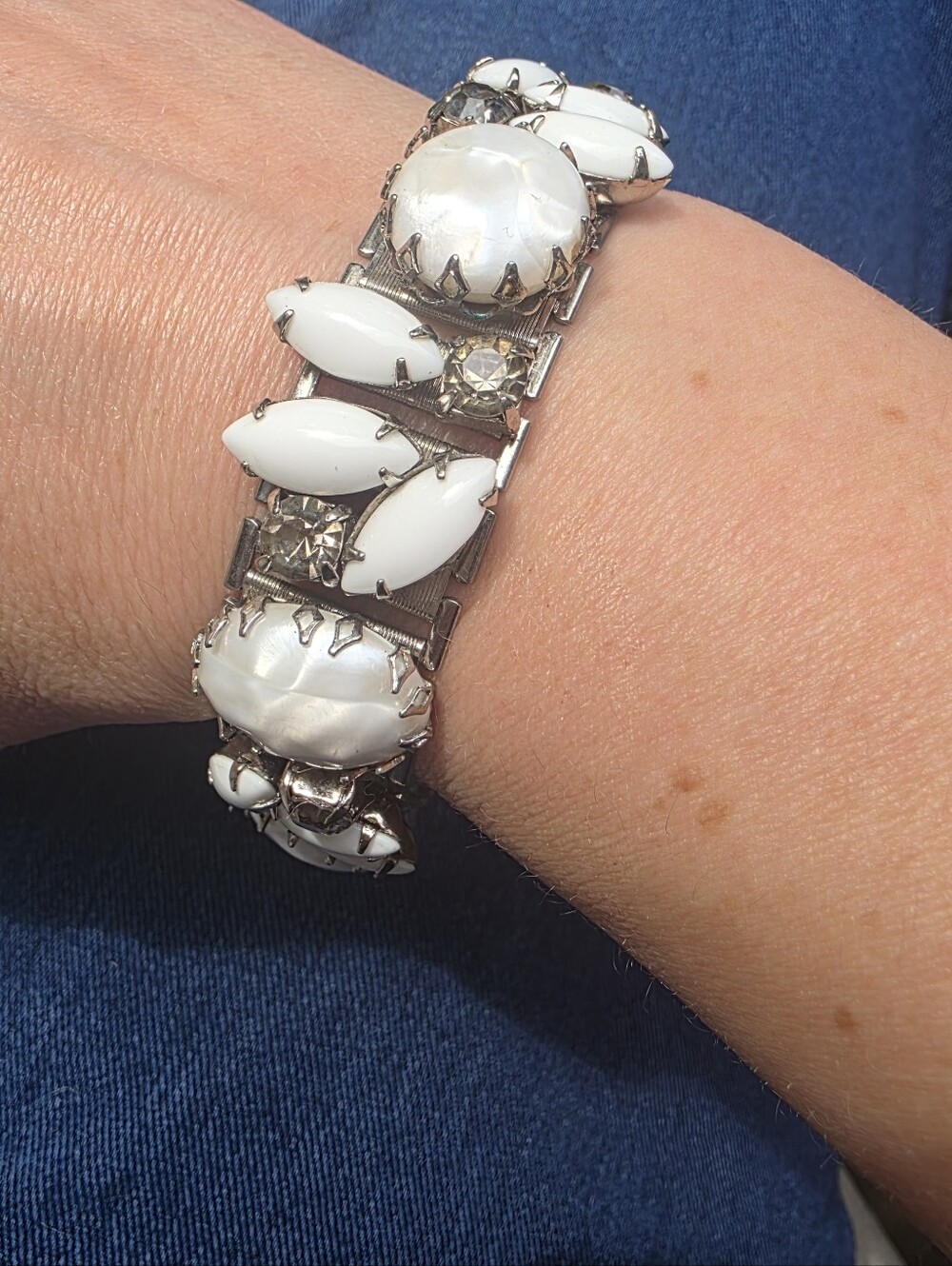 Vintage White Milk Cabochon & Crystals Bracelet - 7 in